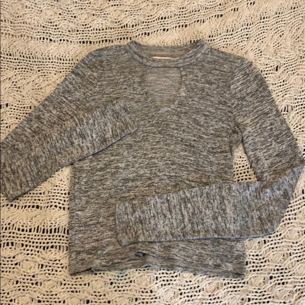 Long sleeve chest cut shirt
